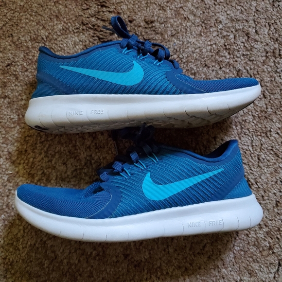Nike Shoes - Nike Free Running Shoes 7